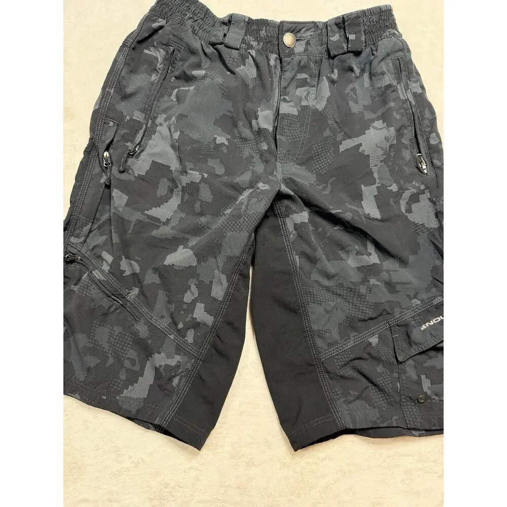 Endura Hummvee Mountain Bike Shorts Mens XL Grey Digital Camo MTB Cycling Cargo